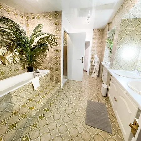 Chateau Bourgeoisie *** Laimont