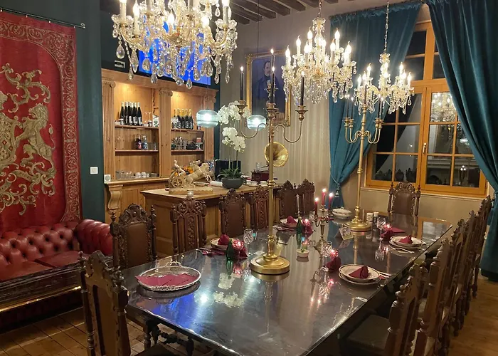 Chateau Bourgeoisie *** Couette-café 3*