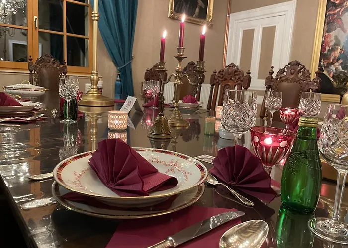 Chateau Bourgeoisie *** Couette-café