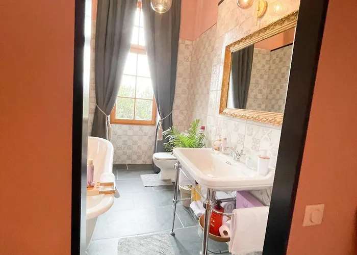 Chateau Bourgeoisie *** Couette-café