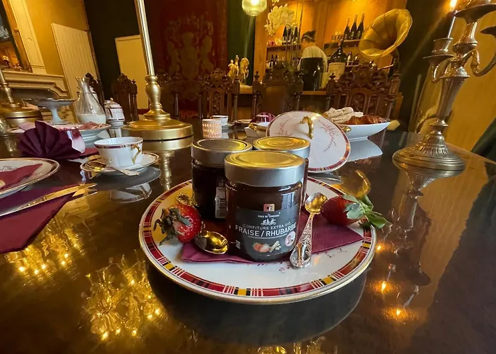 Chateau Bourgeoisie *** Couette-café 3*