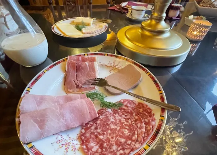 Chateau Bourgeoisie *** Couette-café Laimont