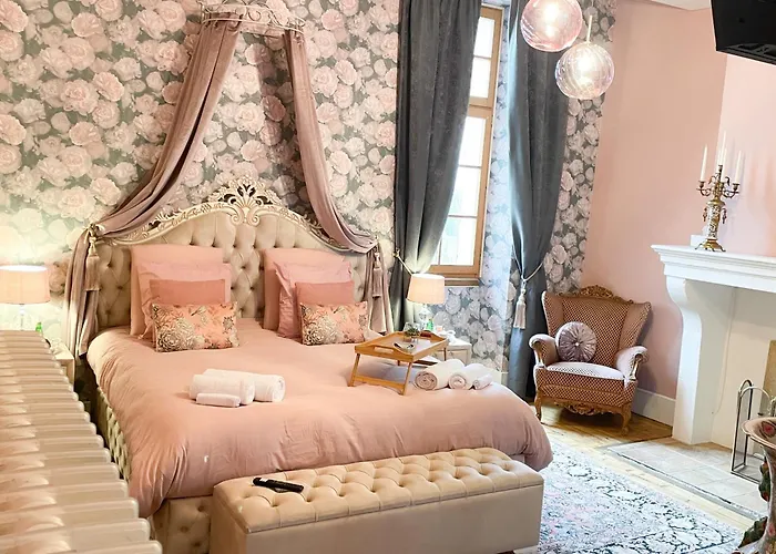 Chateau Bourgeoisie *** 3*