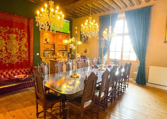 Chateau Bourgeoisie *** Couette-café 3*