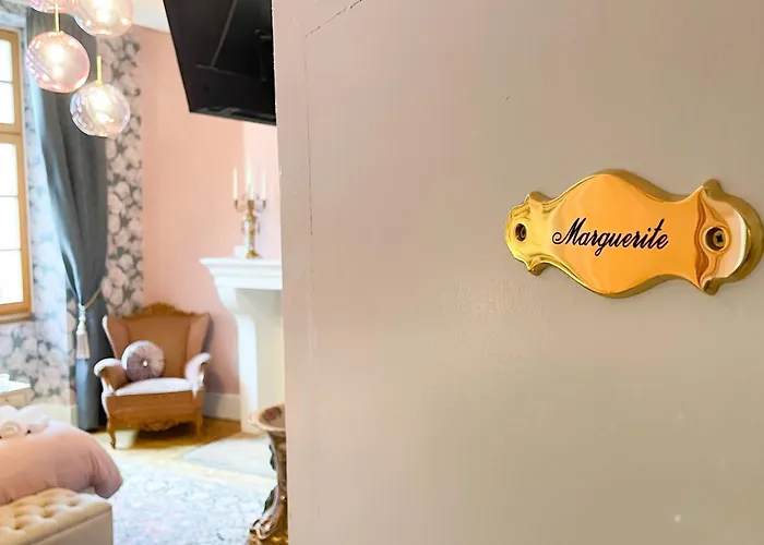 Chateau Bourgeoisie *** Couette-café 3*