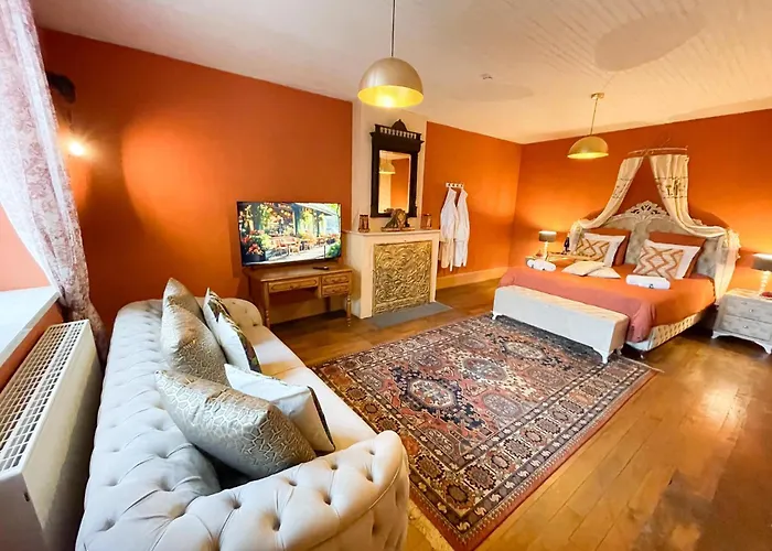 Chateau Bourgeoisie *** 3*