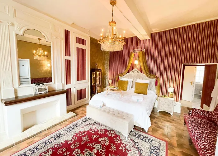 Chateau Bourgeoisie *** 3*