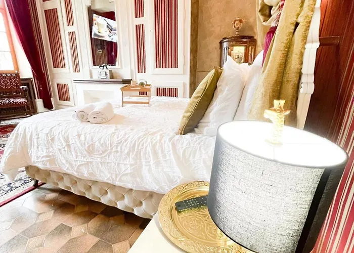 Chateau Bourgeoisie ***